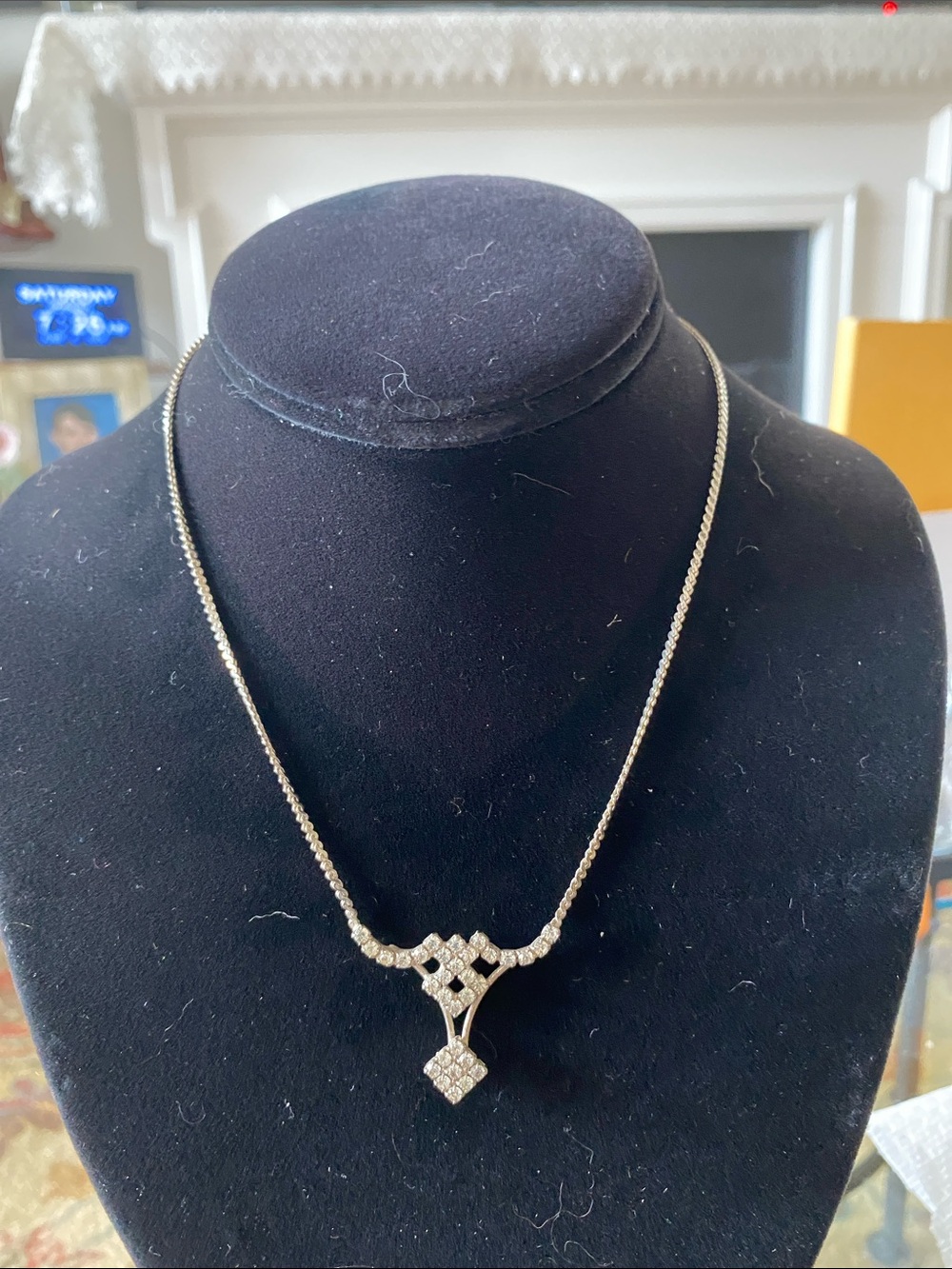 Elegant Crystal Pendant Necklace in Silver